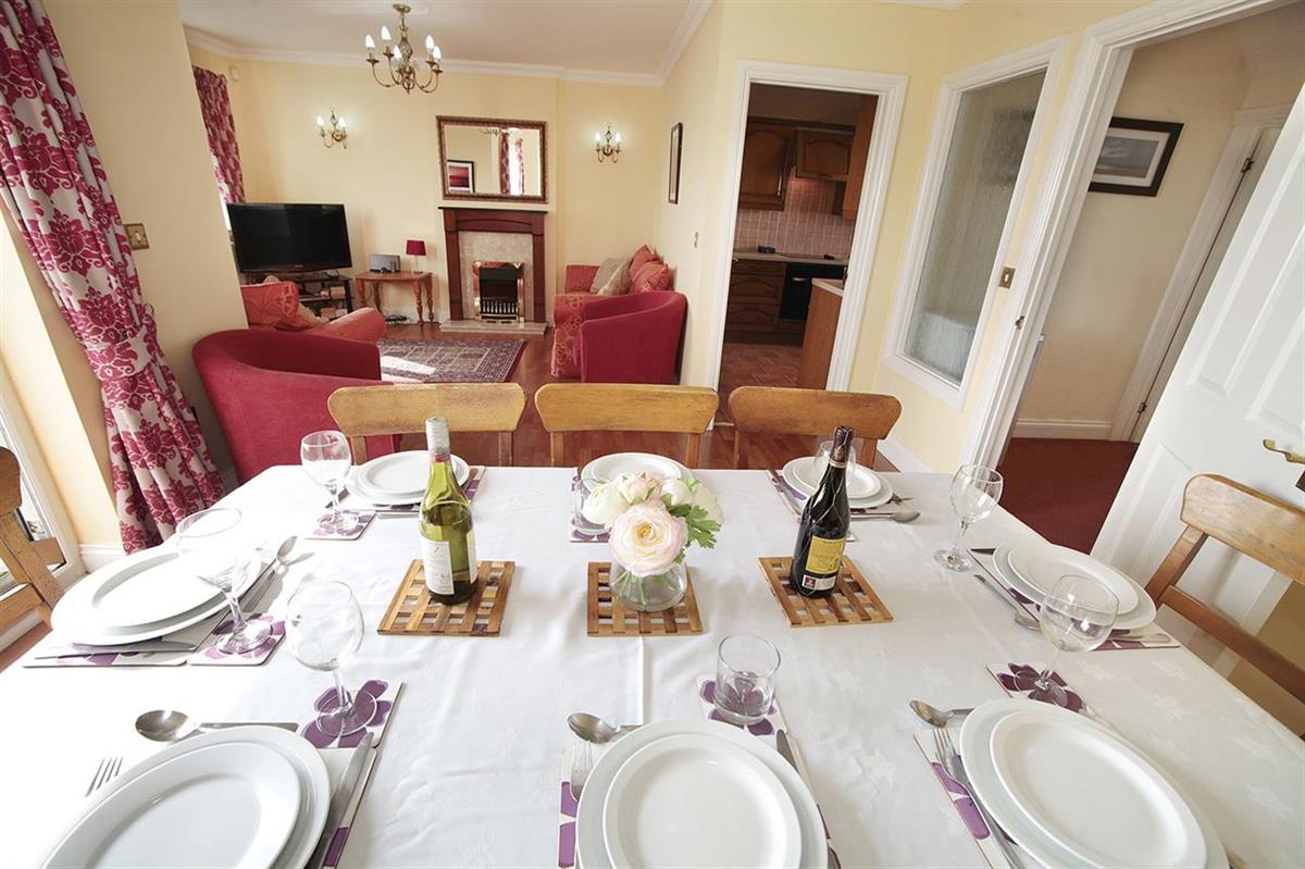 MAIZE COTTAGE with sea view (sleeps 8 adults)